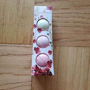 Tahari 3 pc Bath Fizzers